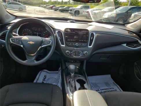Used 2024 Chevrolet Malibu LT FWD image 10