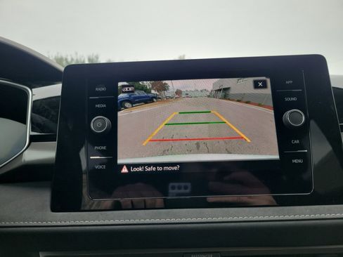 New 2026 Volkswagen Taos SE image 19