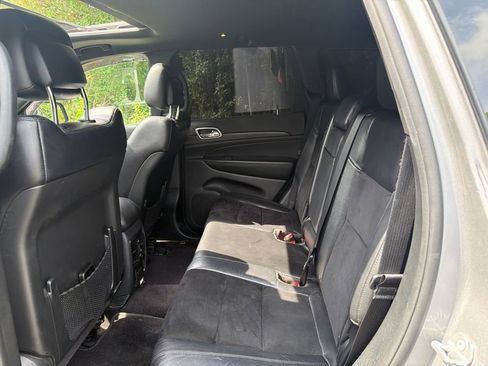 Used 2018 Jeep Grand Cherokee Altitude AWD/4WD image 14