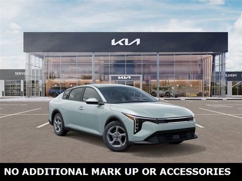 New 2025 Kia K4 LXS image 8