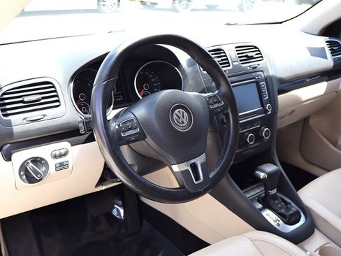 Used 2011 Volkswagen Jetta TDI FWD image 16