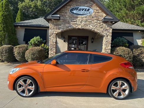 Used 2012 Hyundai Veloster w/ Style Pkg FWD image 1