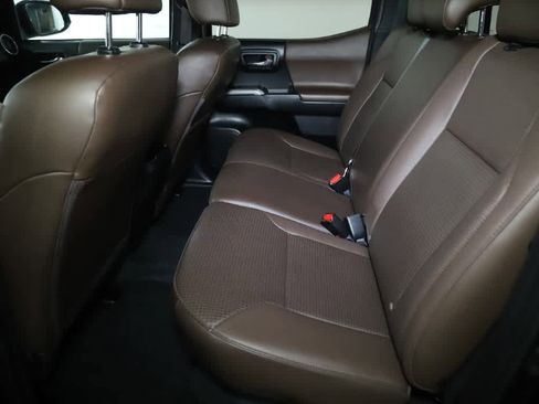 Certified 2023 Toyota Tacoma Limited AWD/4WD image 14