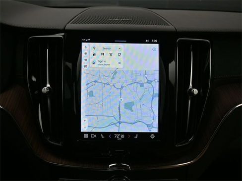 Used 2023 Volvo XC60 B5 Ultimate w/ Protection Package Premier image 15