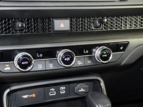 Certified 2024 Honda CR-V EX image 28