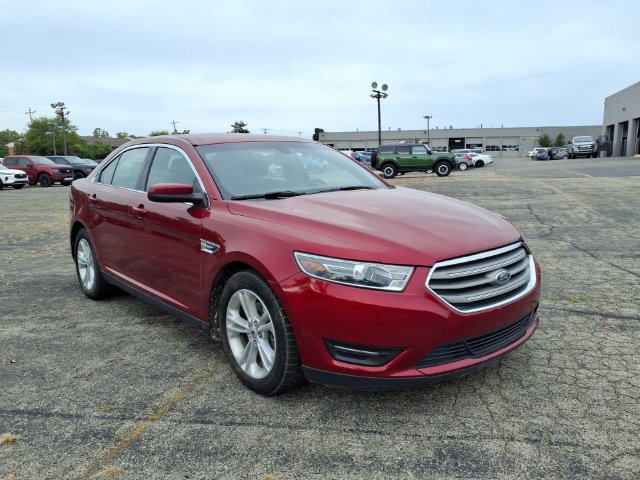 Used 2016 Ford Taurus SEL FWD image 3