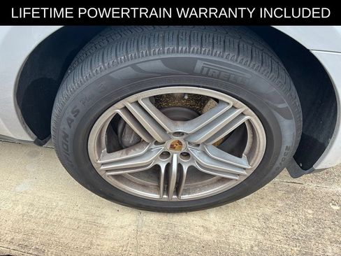 Used 2018 Porsche Macan AWD/4WD image 13
