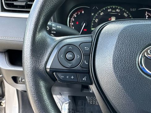 Used 2024 Toyota RAV4 XLE FWD image 23