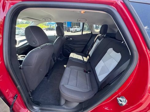 Used 2026 Chevrolet Trax LS FWD image 11