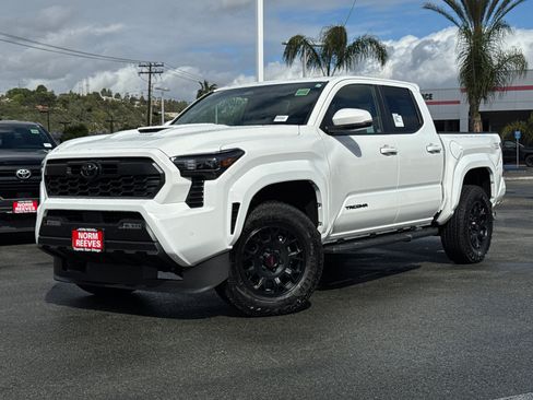 New 2026 Toyota Tacoma TRD Sport image 2