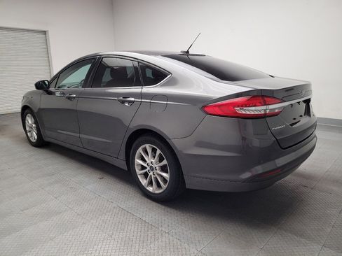 Used 2017 Ford Fusion SE w/ Fusion SE Technology Package image 5