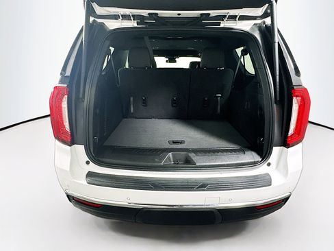 Used 2024 GMC Yukon XL SLT image 31