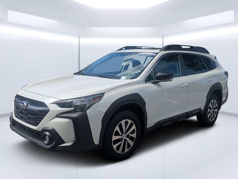 Certified 2025 Subaru Outback Premium AWD/4WD image 7