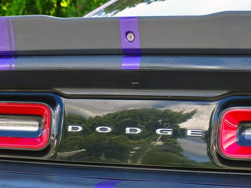 Used 2018 Dodge Challenger SRT w/ Technology Group RWD image 18