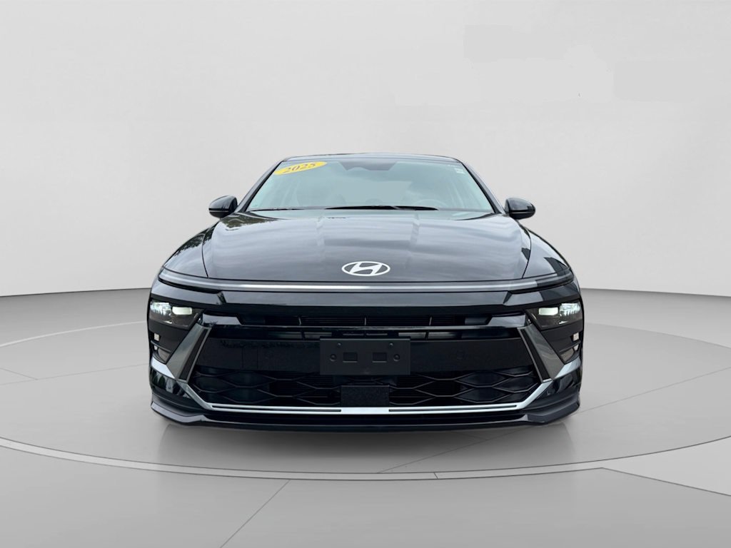 Used 2025 Hyundai Sonata SE FWD image 2