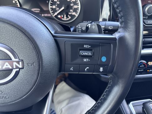 Used 2024 Nissan Pathfinder SV image 29