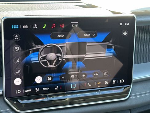 New 2026 Volkswagen Tiguan SE FWD image 25