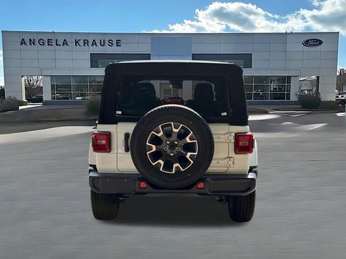 Used 2024 Jeep Wrangler Unlimited Sahara AWD/4WD image 6