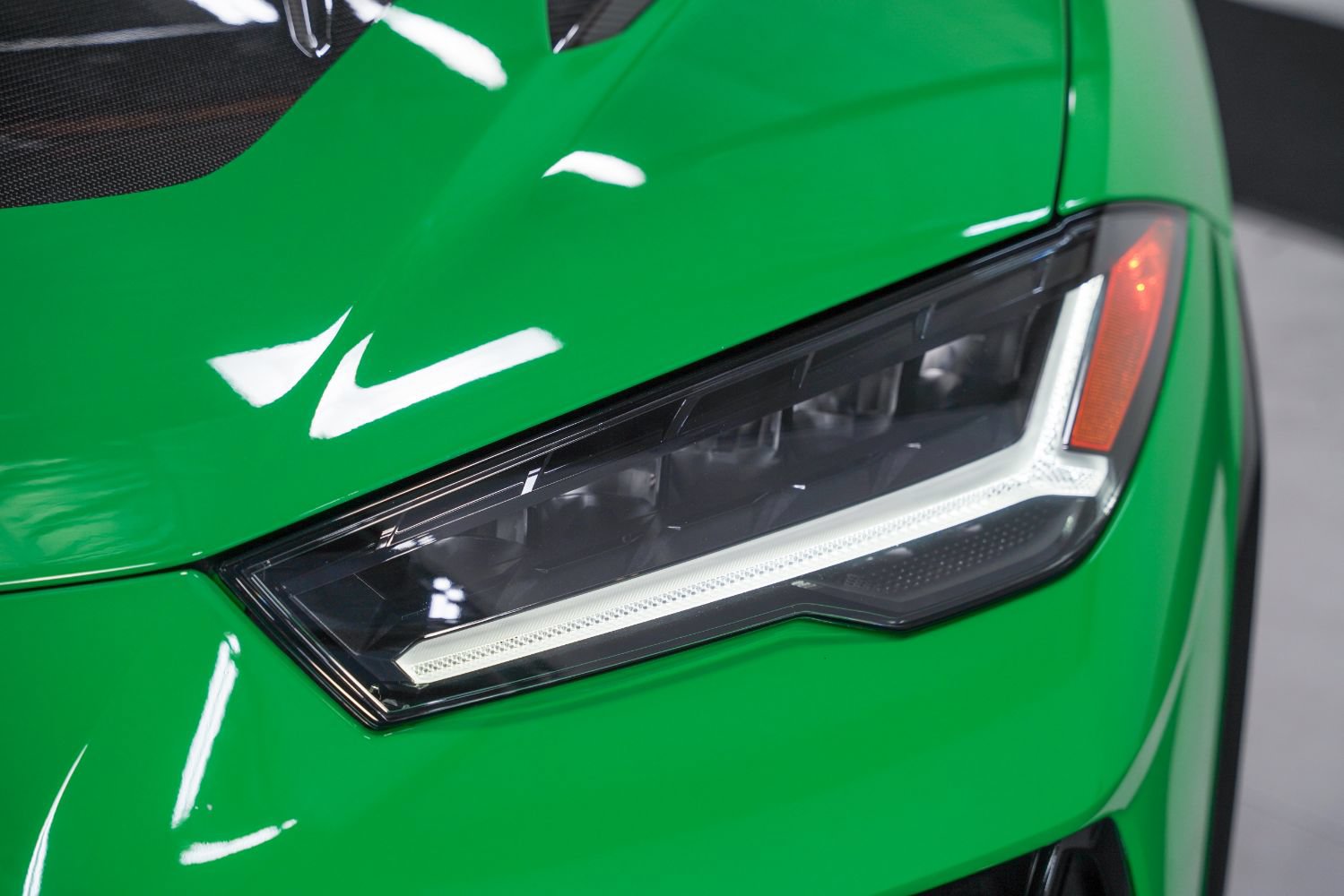 Used 2023 Lamborghini Urus Performante AWD/4WD image 16