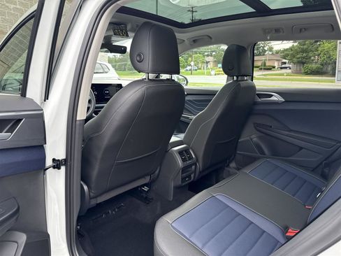 New 2025 Volkswagen Taos SEL image 28