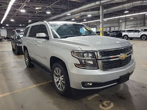 Used 2015 Chevrolet Tahoe LT w/ Luxury Package AWD/4WD image 3