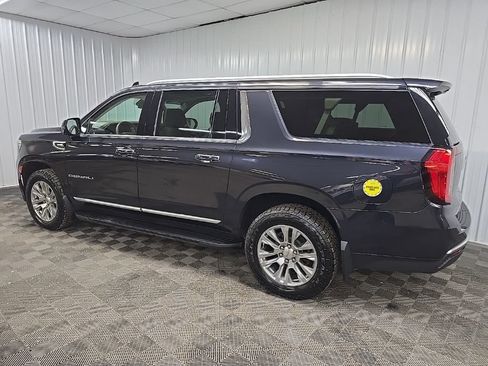 Used 2023 GMC Yukon XL Denali AWD/4WD image 4