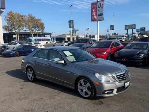 Used 2011 Mercedes-Benz E 350 Sedan image 3