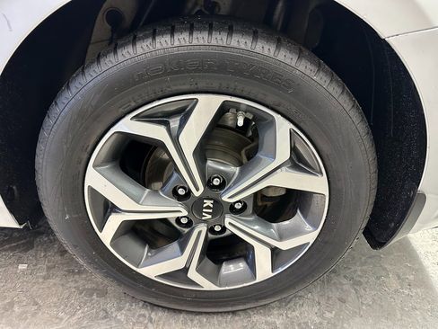 Used 2019 Kia Forte LXS image 29