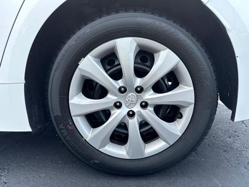 Used 2024 Toyota Corolla LE FWD image 30