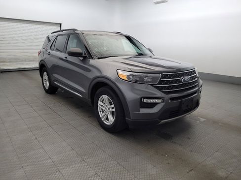 Used 2024 Ford Explorer XLT w/ Equipment Group 202A image 13
