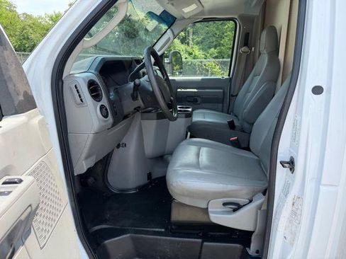 Used 2018 Ford E-350 and Econoline 350 Super Duty w/ Power Windows & Locks Group RWD image 18