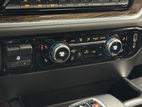 Used 2022 GMC Sierra 1500 Elevation w/ Elevation Premium Package image 29