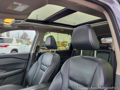 Used 2025 Nissan Rogue SL w/ Tech Package FWD image 9