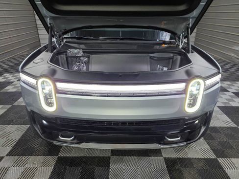 Used 2025 Rivian R1T Adventure image 44
