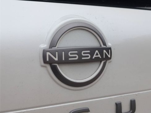 Used 2025 Nissan Rogue SV FWD image 6