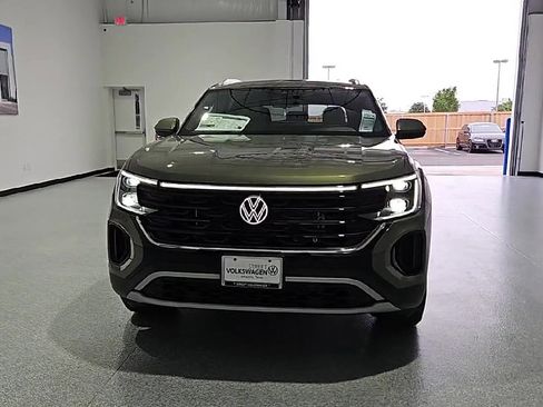 New 2026 Volkswagen Atlas Cross Sport SE FWD image 4