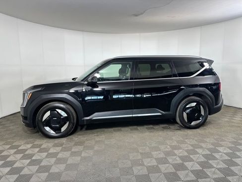 Used 2024 Kia EV9 Wind image 6