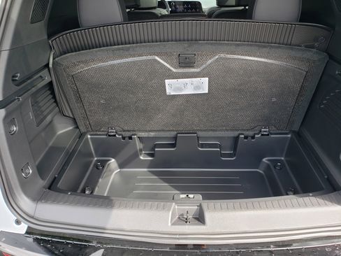 New 2026 Chevrolet Traverse RS w/ LPO, Floor Liner Package image 11