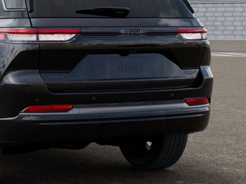 New 2026 Jeep Grand Cherokee Summit AWD/4WD image 13