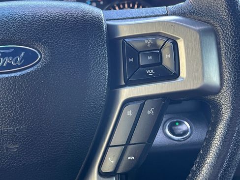 Used 2015 Ford F150 Platinum w/ Equipment Group 701A Luxury AWD/4WD image 33