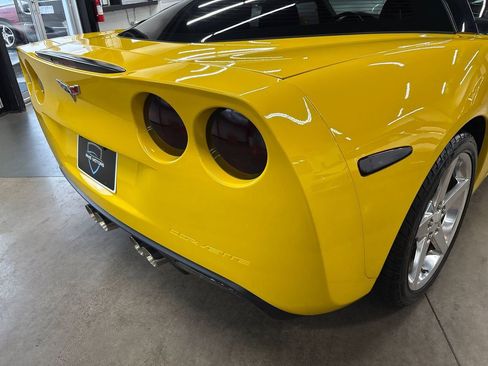 Used 2006 Chevrolet Corvette Coupe w/ Preferred Equipment Group image 26
