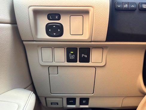 Used 2015 Lexus ES 350 w/ Luxury Package FWD image 22