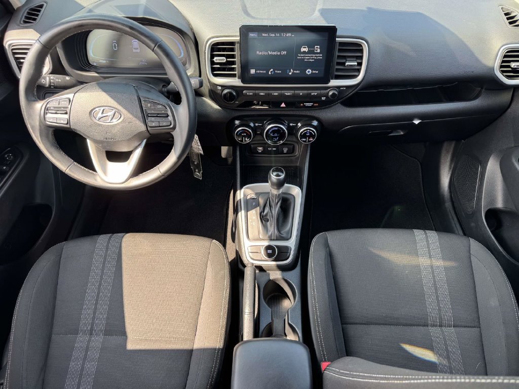 Used 2023 Hyundai Venue SEL FWD image 13