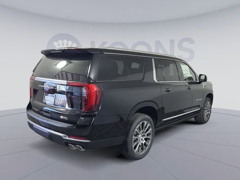 New 2026 GMC Yukon XL Denali w/ Denali Reserve Package image 7