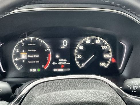 Used 2025 Honda Pilot EX-L image 12