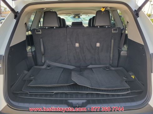 Certified 2024 Toyota Grand Highlander FWD image 14