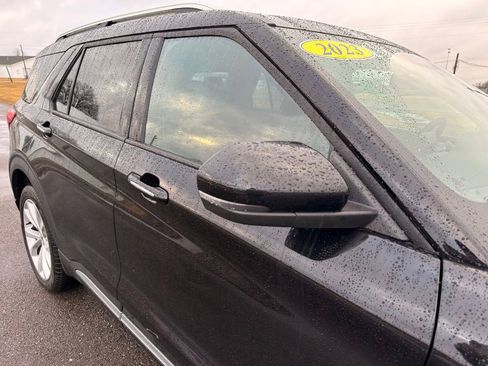 Used 2023 Ford Explorer Platinum w/ Technology Package image 11