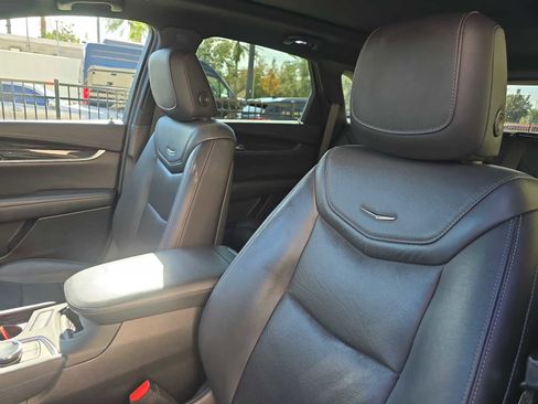 Used 2020 Cadillac XT5 Premium Luxury image 16