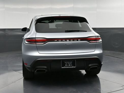 Certified 2025 Porsche Macan image 7