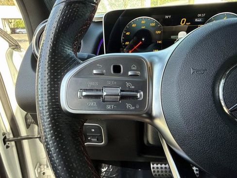 Used 2021 Mercedes-Benz GLB 250 image 33